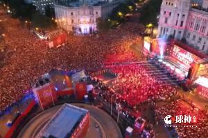 红色海洋！近180万人参加西班牙夺冠游行，西贝莱斯广场12万人